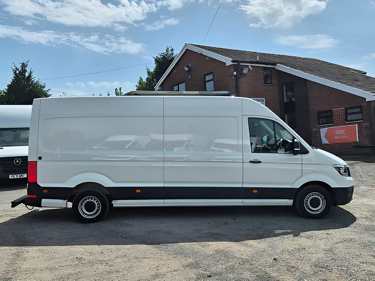 Used 2021 Volkswagen Crafter Startline White - Interior and Exterior details 6