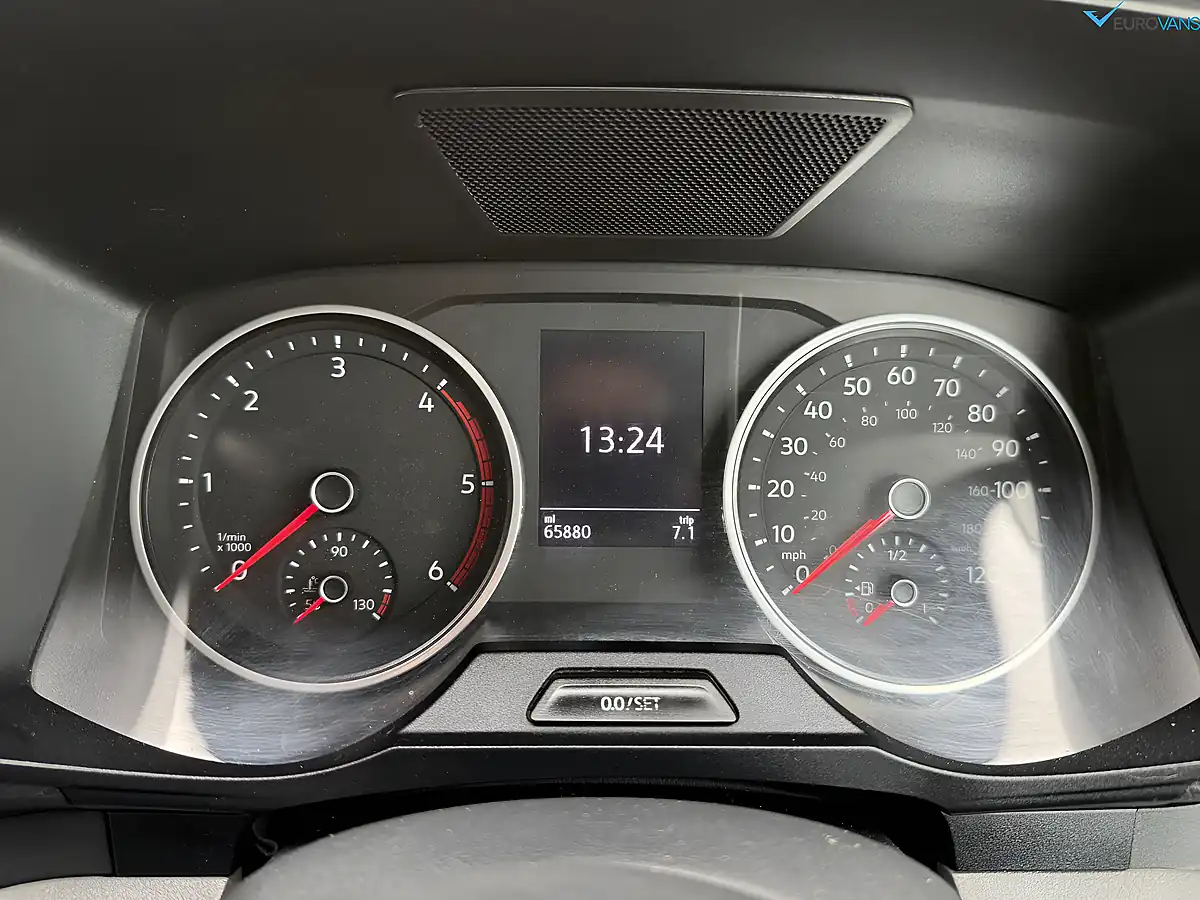 Used 2021 Volkswagen Crafter Startline White - Interior and Exterior details 8