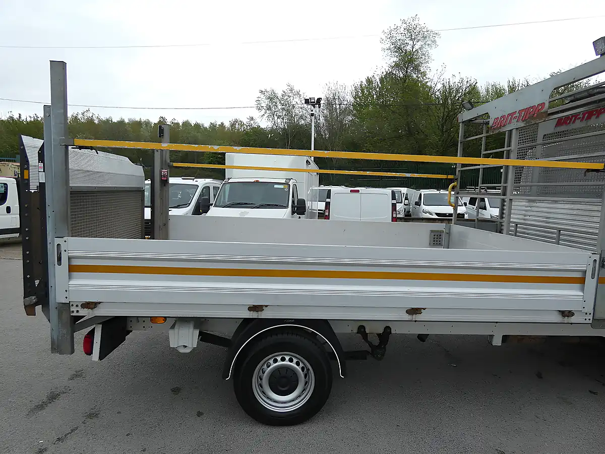 Used 2021 Volkswagen Crafter Startline White - Interior and Exterior details 13