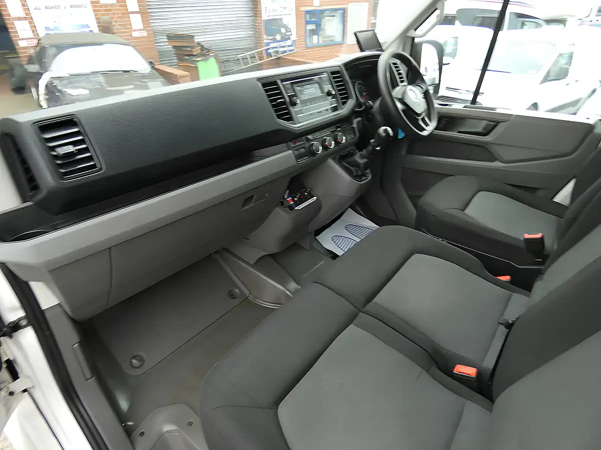 Used 2021 Volkswagen Crafter Startline White - Interior and Exterior details 17
