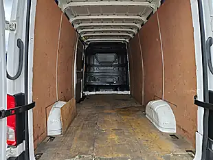 Used 2021 Volkswagen Crafter Startline White - Interior and Exterior details 10