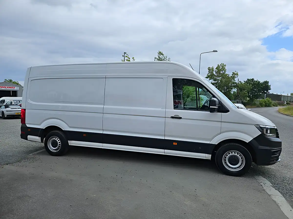 Used 2021 Volkswagen Crafter Startline White - Interior and Exterior details 2