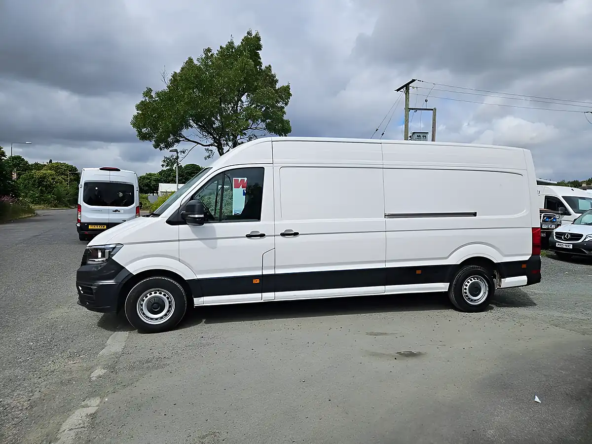 Used 2021 Volkswagen Crafter Startline White - Interior and Exterior details 5