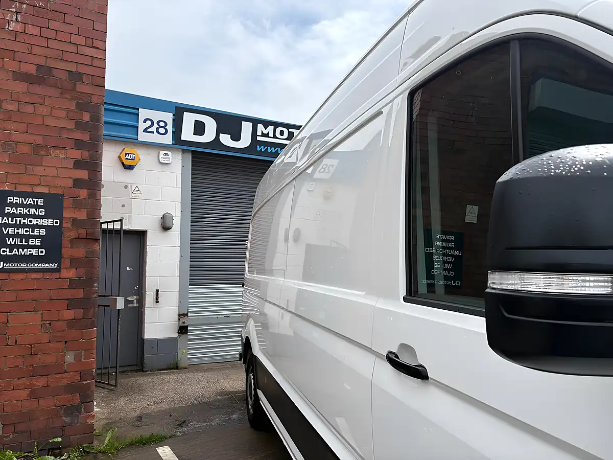 Used 2021 Volkswagen Crafter Startline White - Interior and Exterior details 12