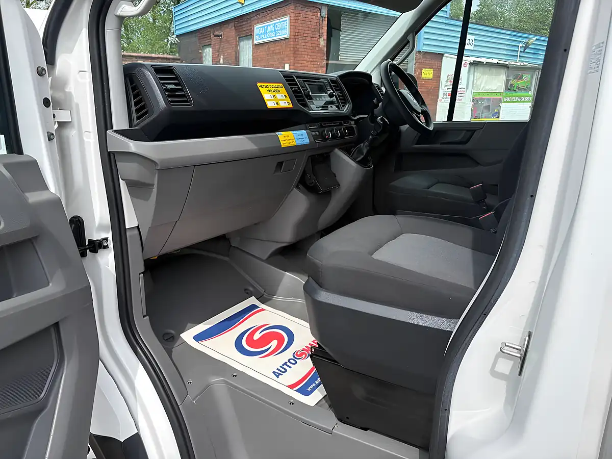 Used 2021 Volkswagen Crafter Startline White - Interior and Exterior details 13