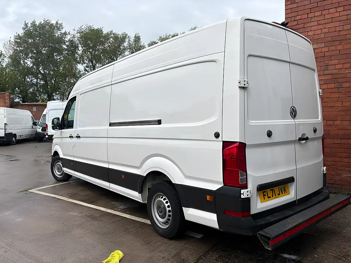 Used 2021 Volkswagen Crafter Startline White - Interior and Exterior details 18