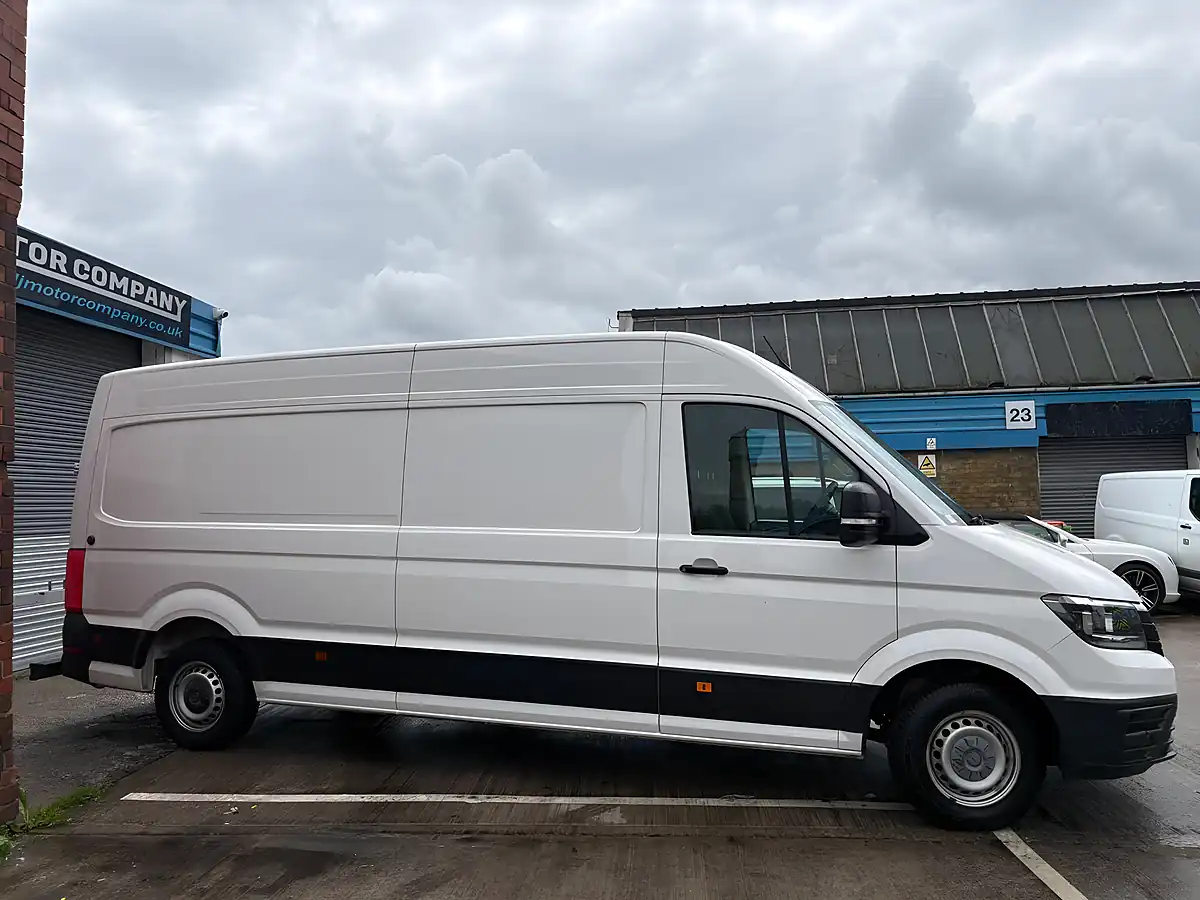 Used 2021 Volkswagen Crafter Startline White - Interior and Exterior details 20