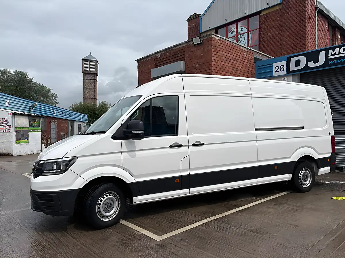 Used 2021 Volkswagen Crafter Startline White - Interior and Exterior details 7