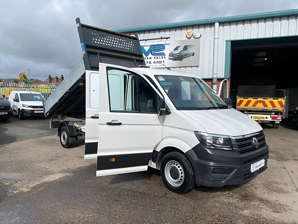 Used 2021 Volkswagen Crafter Startline White - Interior and Exterior details 13
