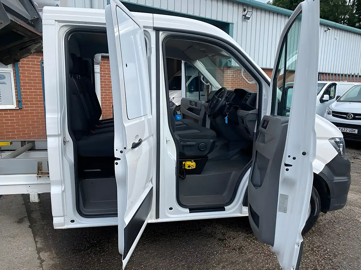 Used 2021 Volkswagen Crafter Startline White - Interior and Exterior details 15