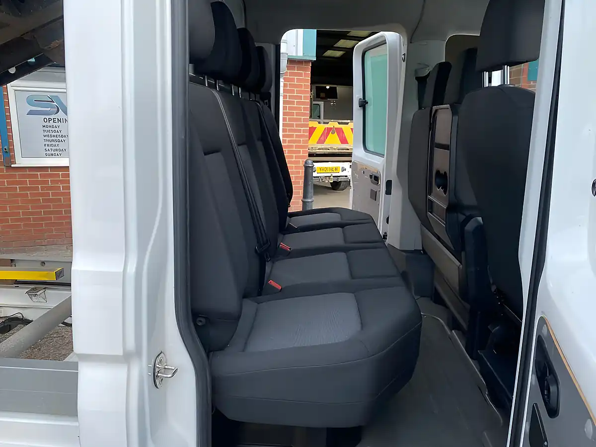 Used 2021 Volkswagen Crafter Startline White - Interior and Exterior details 16