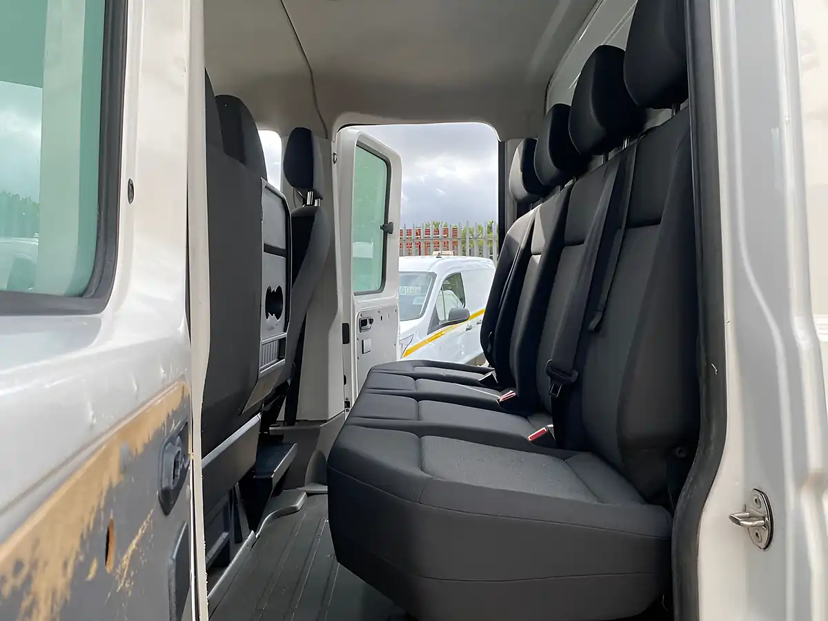 Used 2021 Volkswagen Crafter Startline White - Interior and Exterior details 17