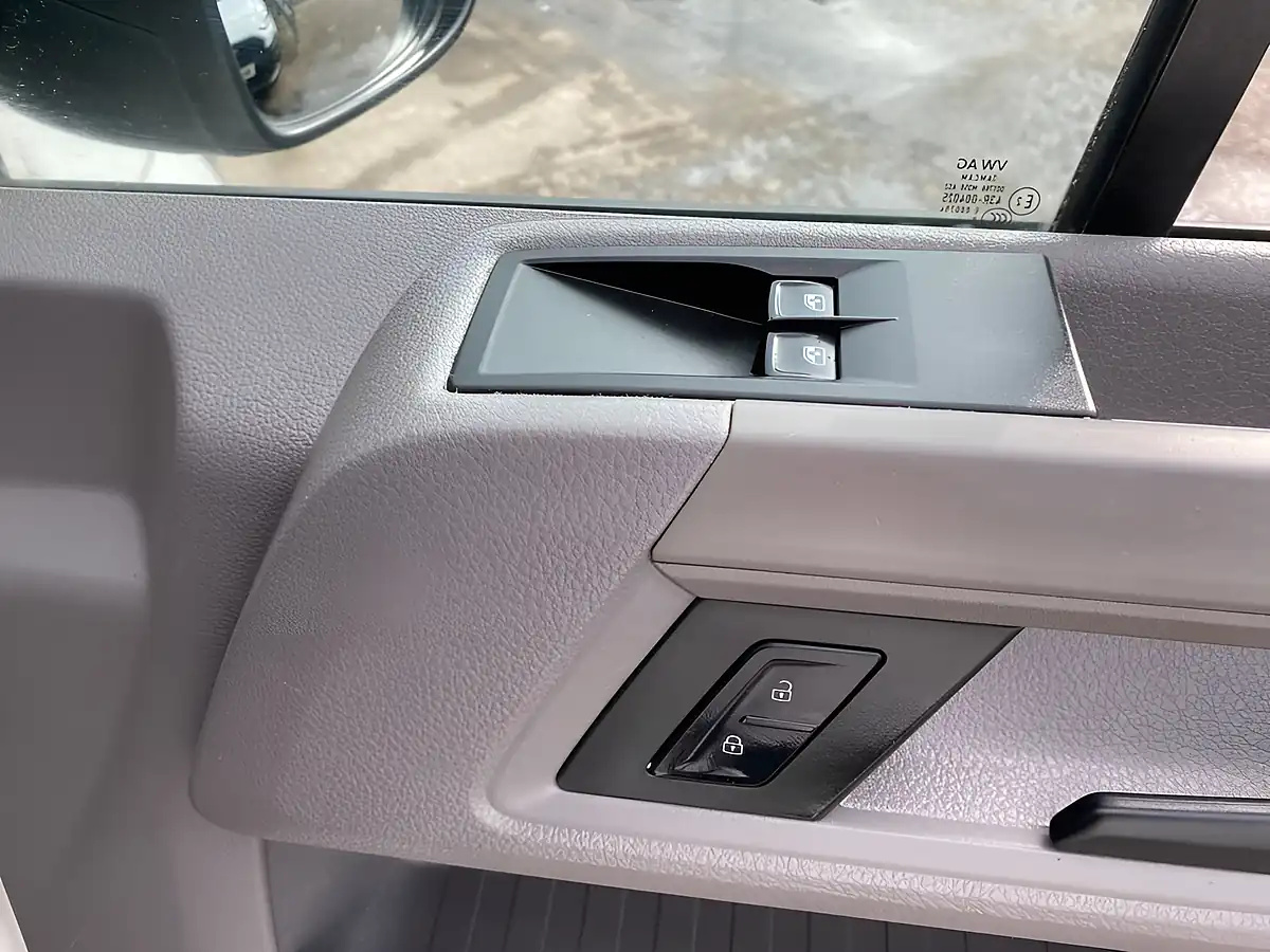 Used 2021 Volkswagen Crafter Startline White - Interior and Exterior details 19