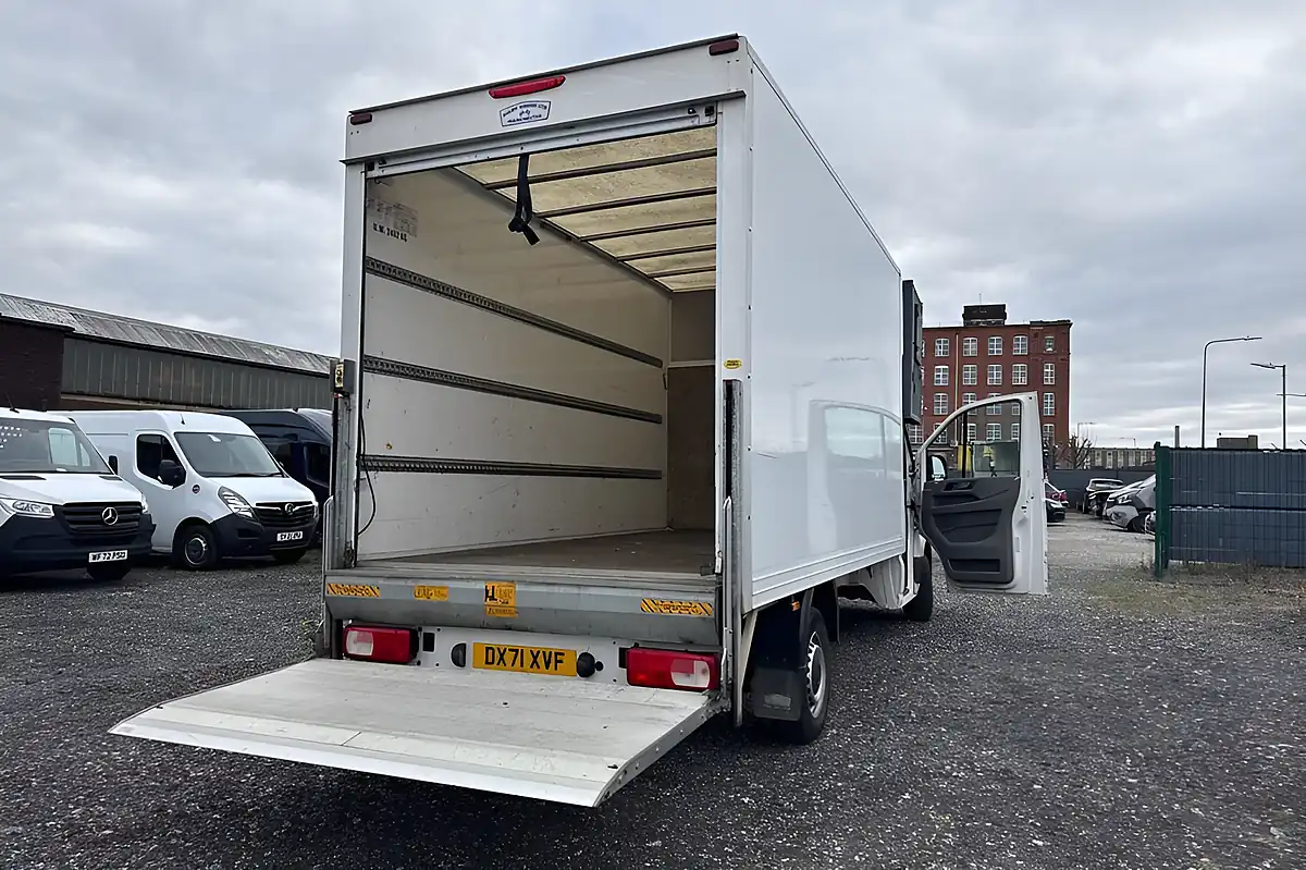 Used 2021 Volkswagen Crafter Startline White - Interior and Exterior details 12