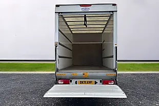 Used 2021 Volkswagen Crafter Startline White - Interior and Exterior details 9