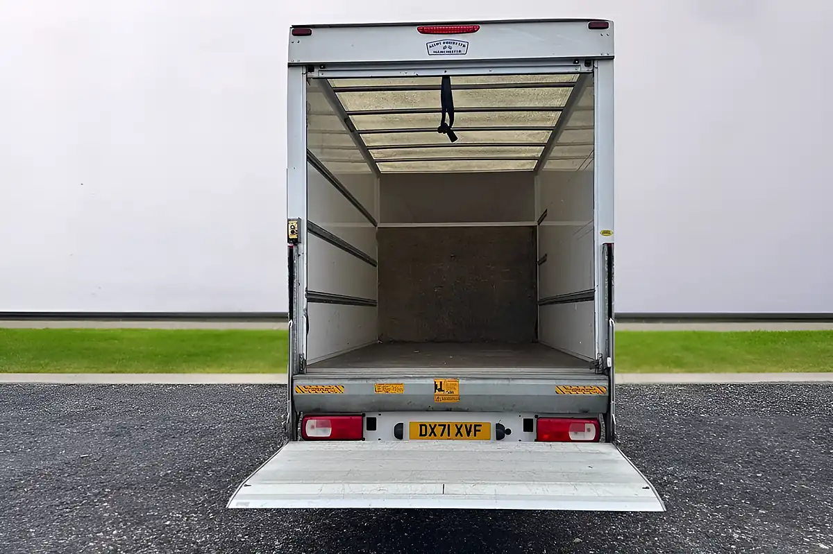 Used 2021 Volkswagen Crafter Startline White - Interior and Exterior details 9