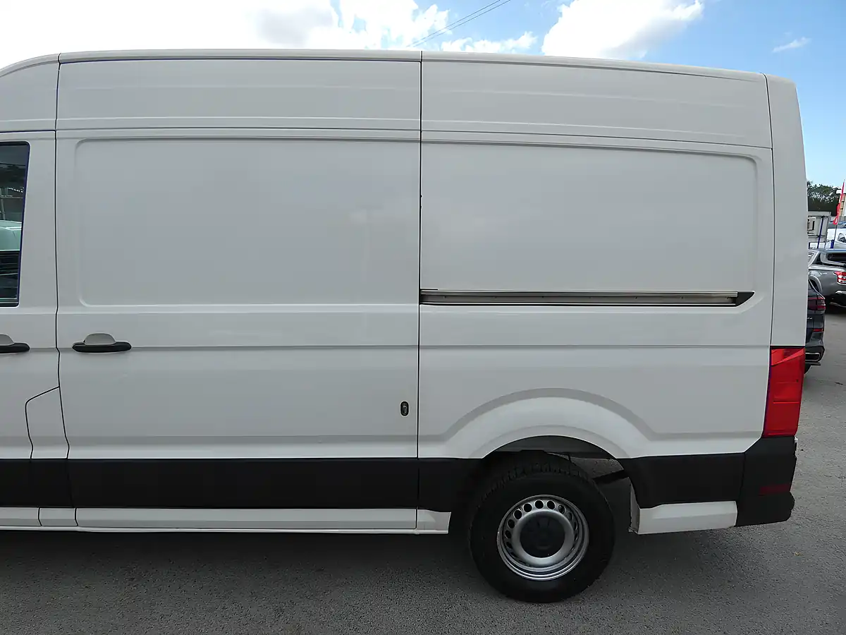 Used 2021 Volkswagen Crafter Startline White - Interior and Exterior details 13