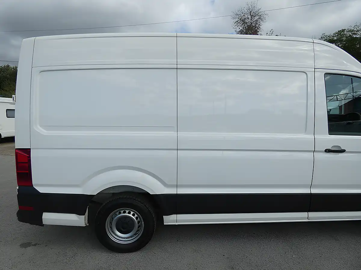 Used 2021 Volkswagen Crafter Startline White - Interior and Exterior details 15