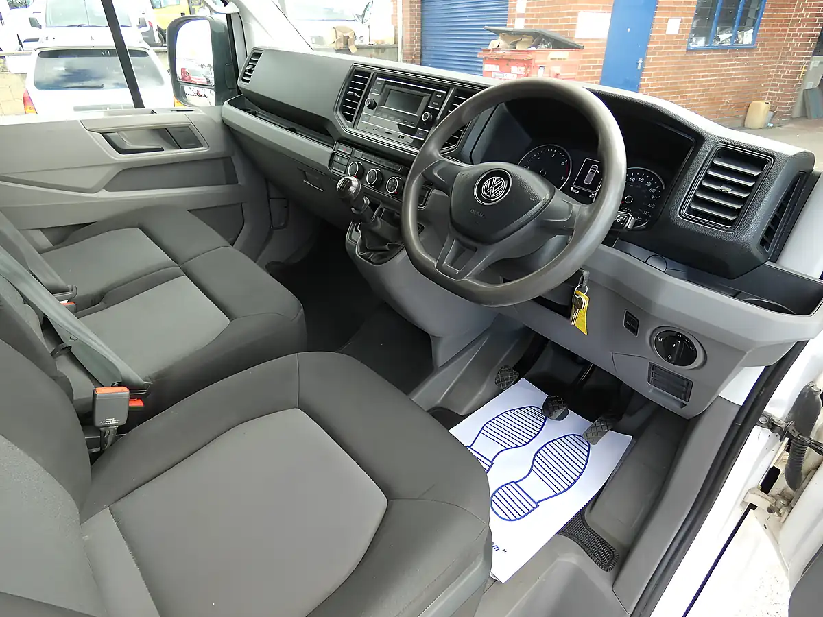Used 2021 Volkswagen Crafter Startline White - Interior and Exterior details 16