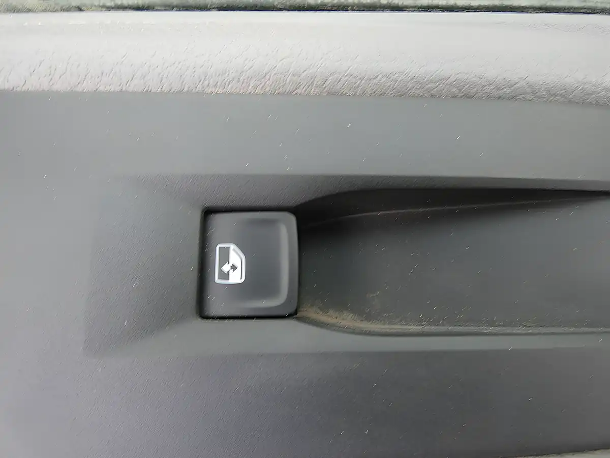 Used 2021 Volkswagen Crafter Startline White - Interior and Exterior details 19