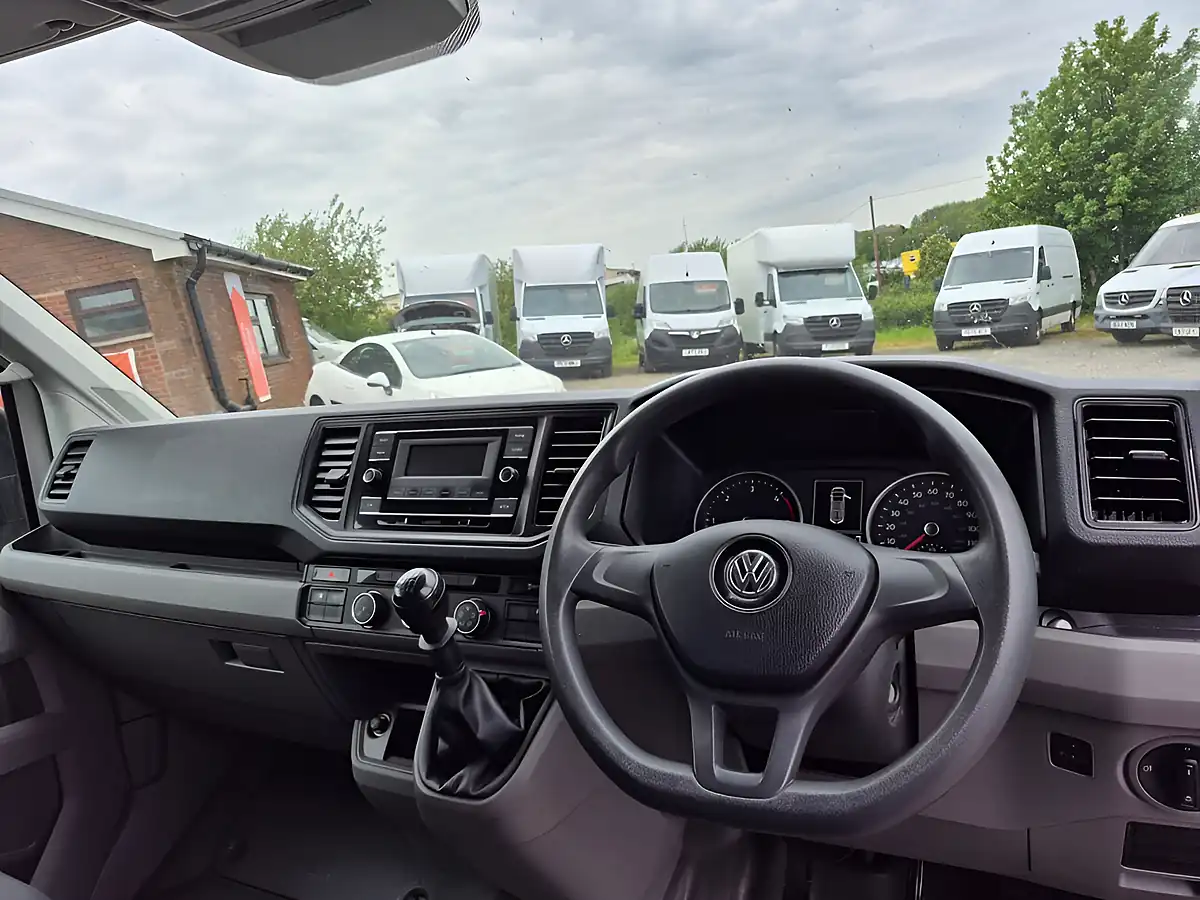 Used 2021 Volkswagen Crafter Startline White - Interior and Exterior details 11