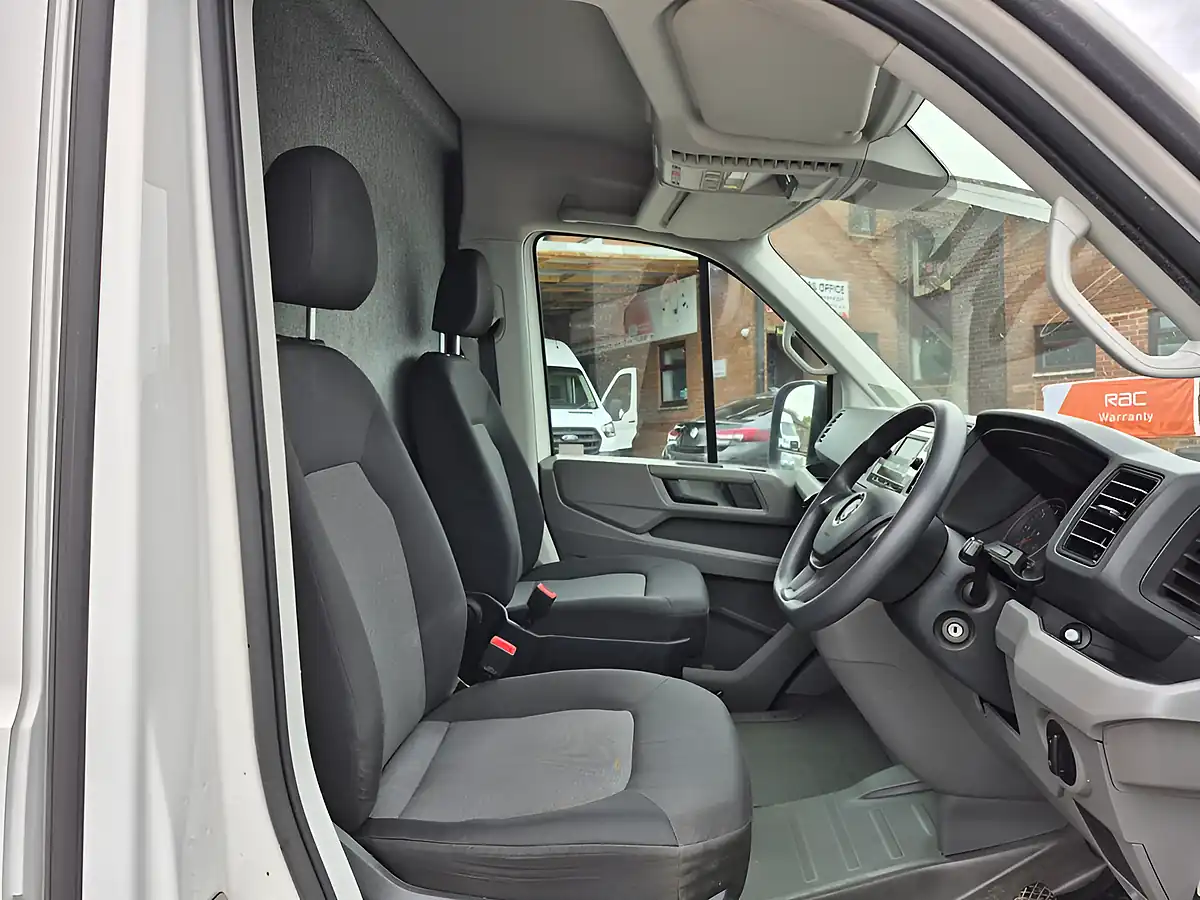 Used 2021 Volkswagen Crafter Startline White - Interior and Exterior details 9