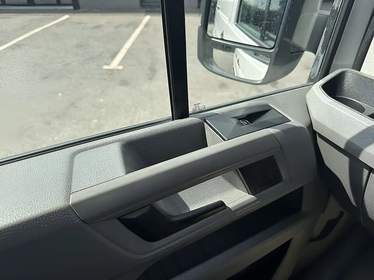 Used 2021 Volkswagen Crafter Trendline L2H2 White - Interior and Exterior details 18