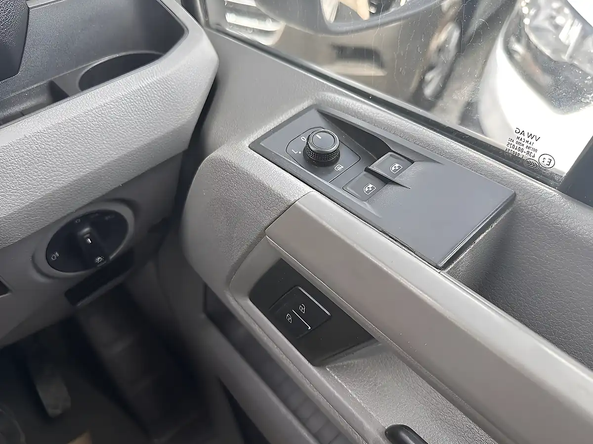 Used 2021 Volkswagen Crafter Trendline L2H2 White - Interior and Exterior details 19
