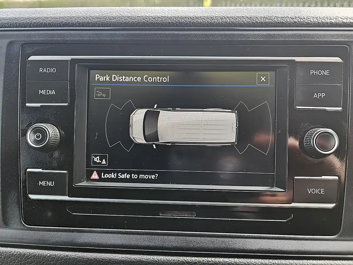Used 2021 Volkswagen Crafter Trendline White - Interior and Exterior details 15