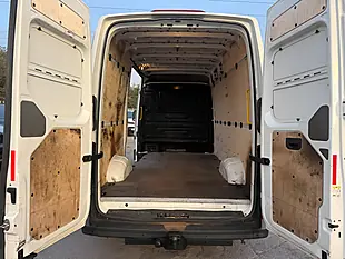 Used 2021 Volkswagen Crafter Trendline White - Interior and Exterior details 10
