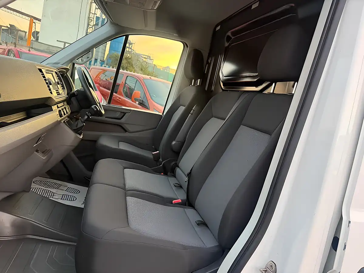 Used 2021 Volkswagen Crafter Trendline White - Interior and Exterior details 11