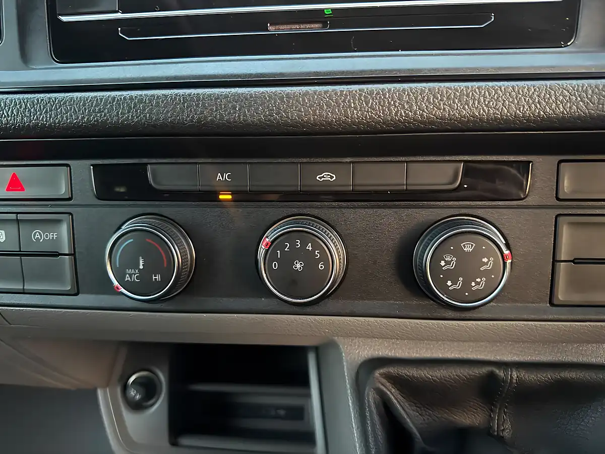 Used 2021 Volkswagen Crafter Trendline White - Interior and Exterior details 17