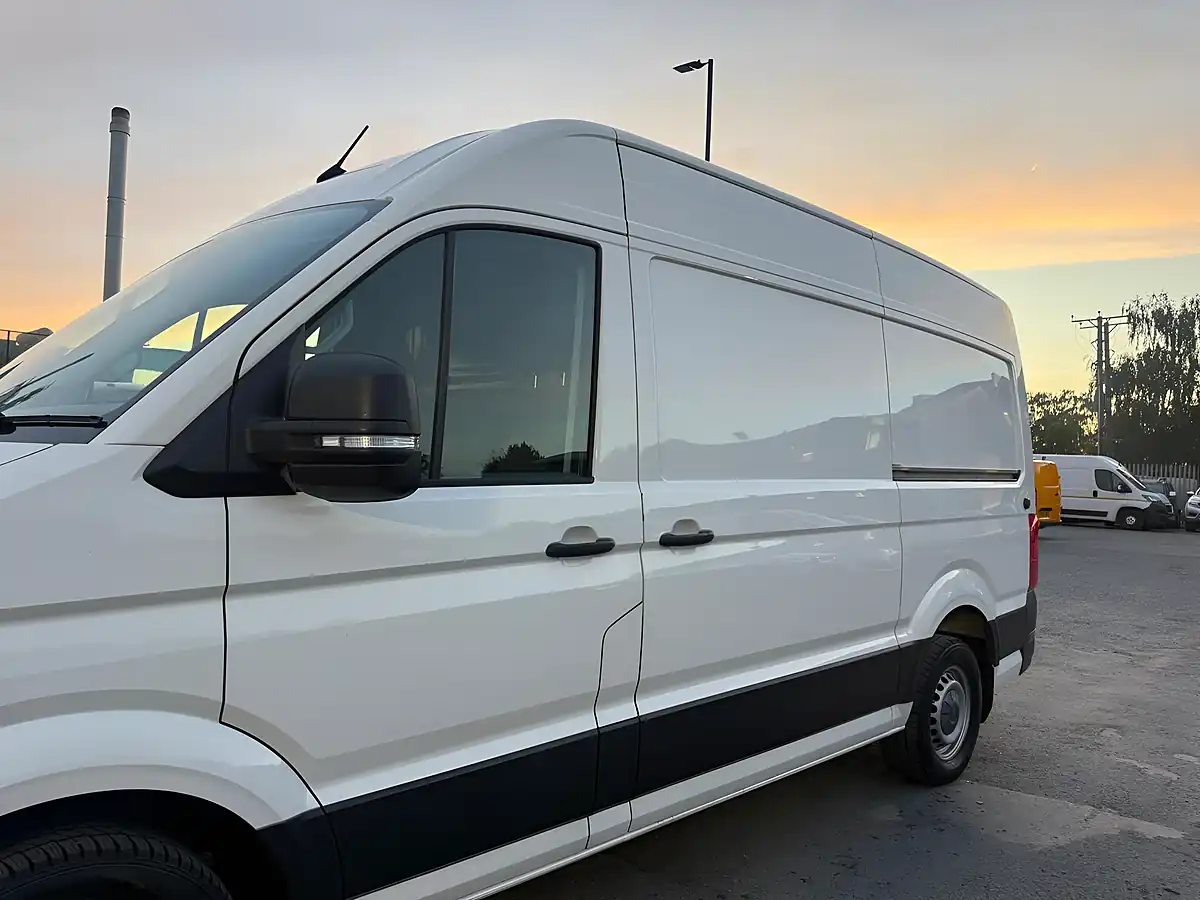 Used 2021 Volkswagen Crafter Trendline White - Interior and Exterior details 19