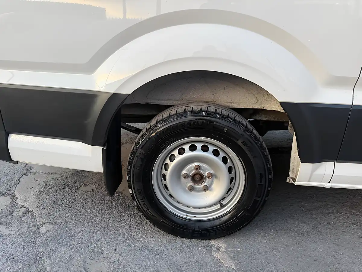 Used 2021 Volkswagen Crafter Trendline White - Interior and Exterior details 20