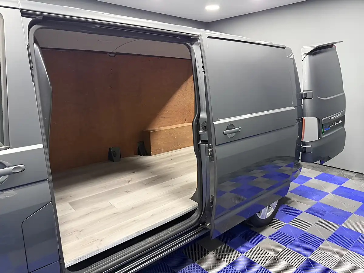 Used 2021 Volkswagen E-Transporter Advance Indium Grey - Interior and Exterior details 14