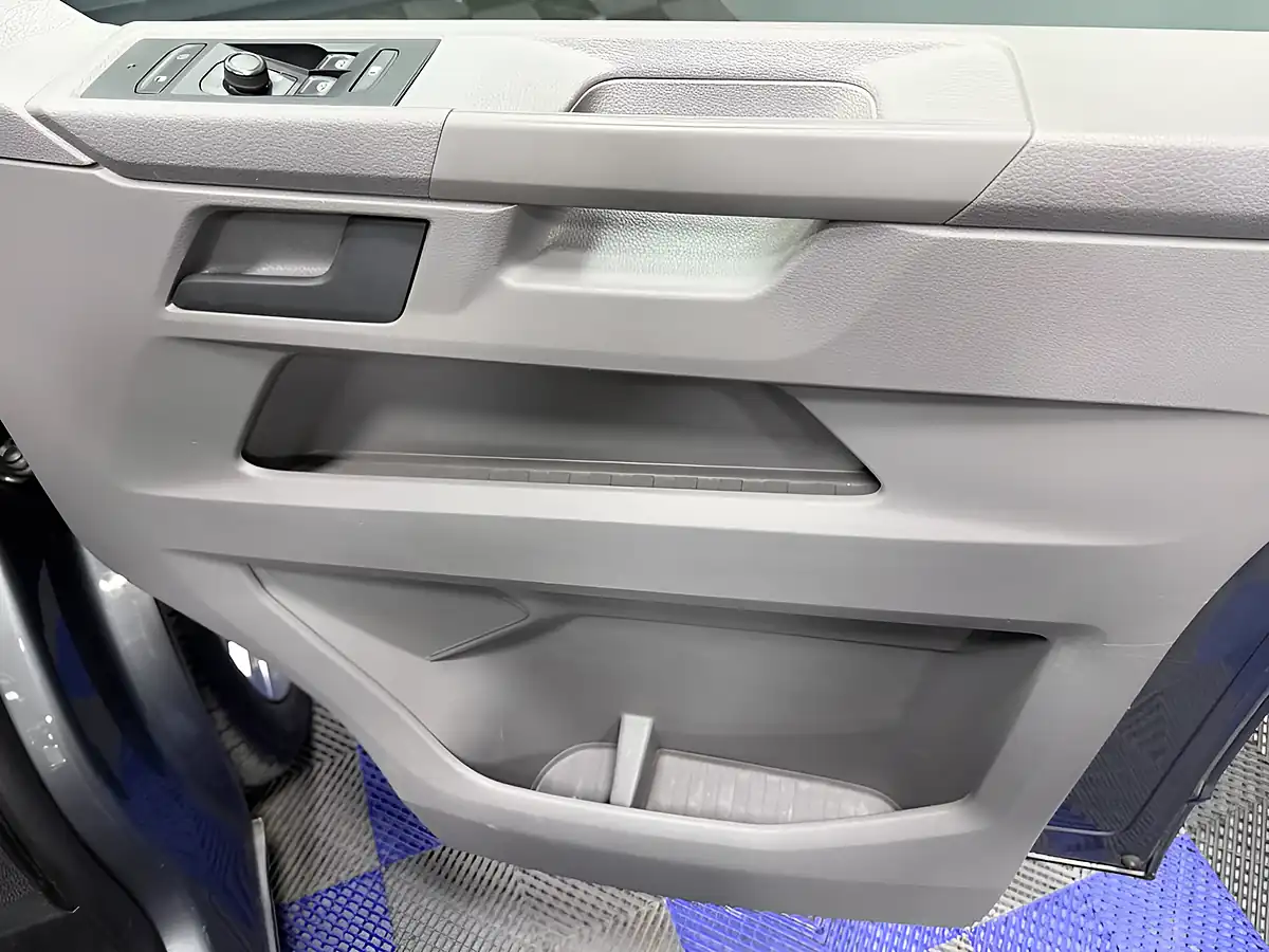 Used 2021 Volkswagen E-Transporter Advance Indium Grey - Interior and Exterior details 17