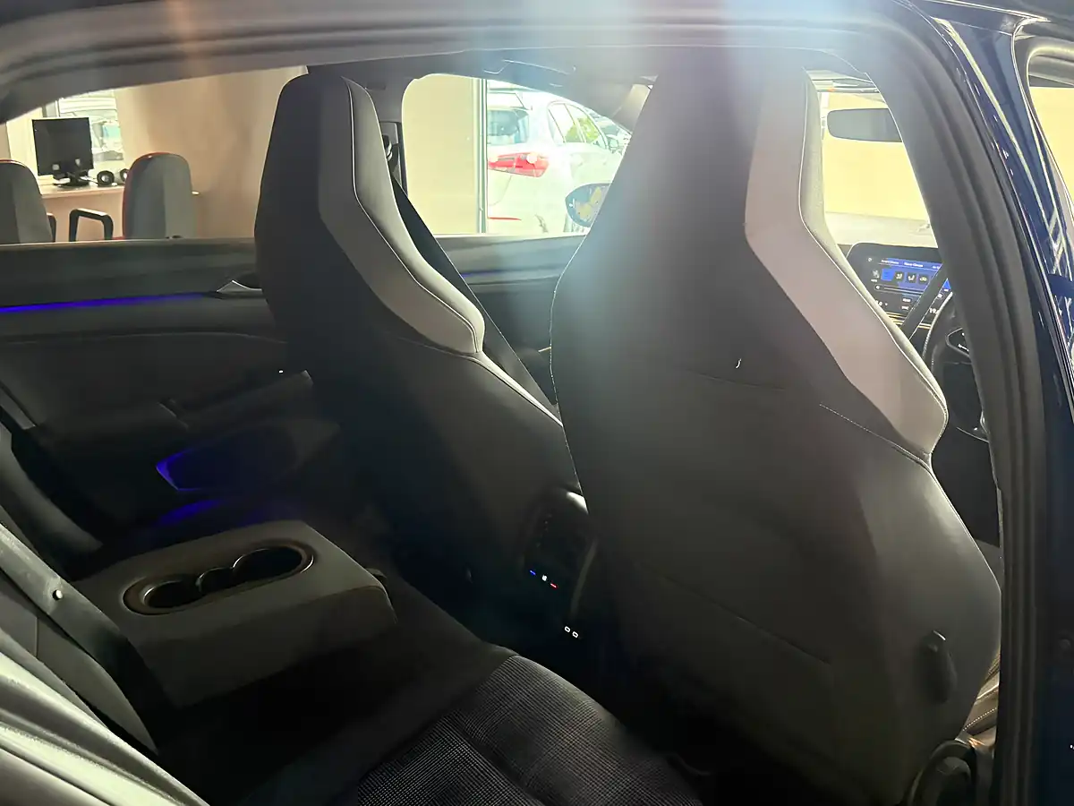 Used 2021 Volkswagen Golf Gtd Blue - Interior and Exterior details 13