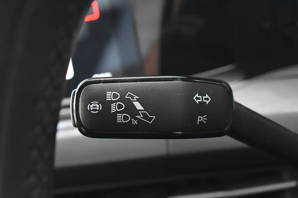 Used 2021 Volkswagen Golf Gtd Reflex Silver - Interior and Exterior details 16