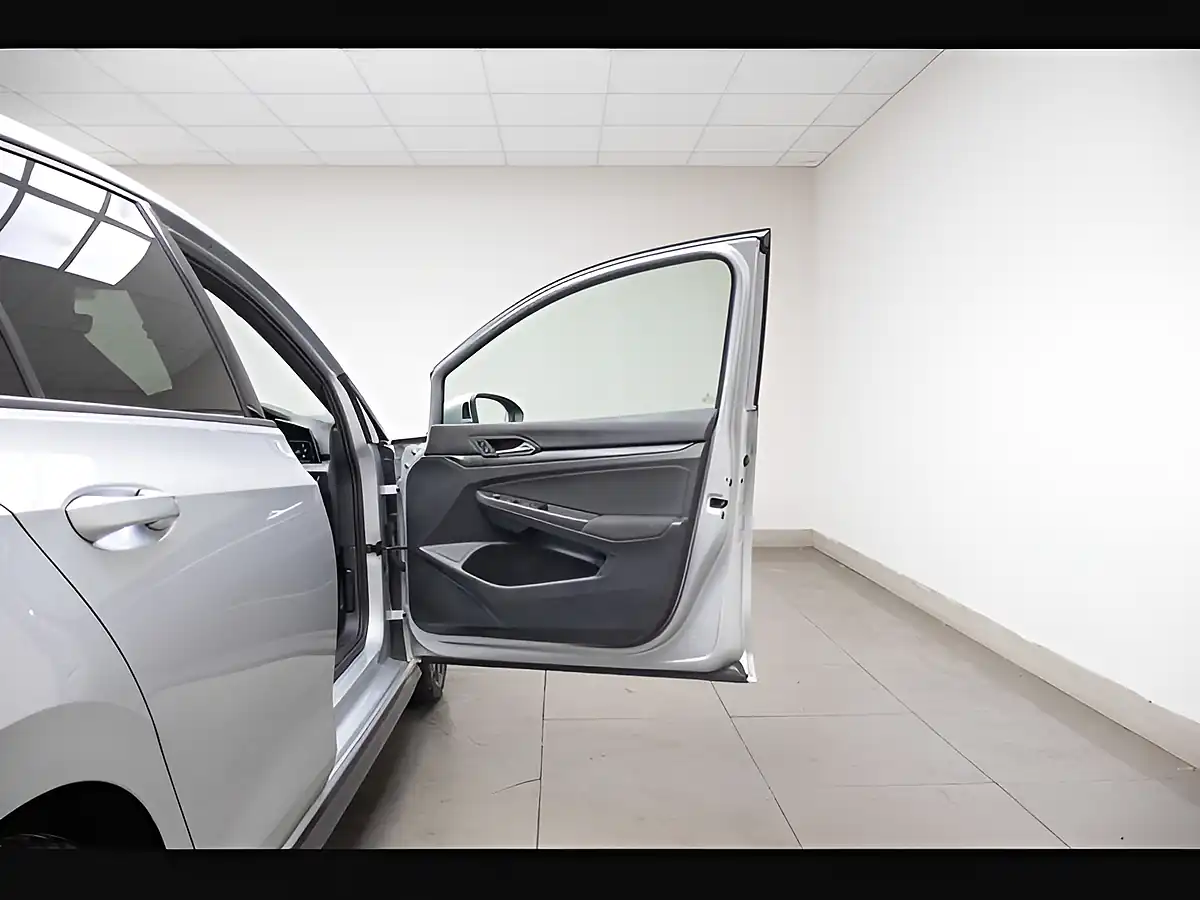 Used 2021 Volkswagen Golf GTI Silver - Interior and Exterior details 20