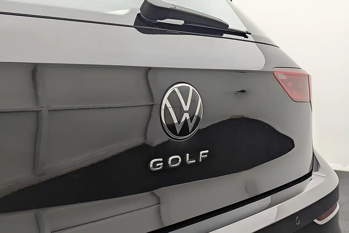 Used 2021 Volkswagen Golf Life Black - Interior and Exterior details 18