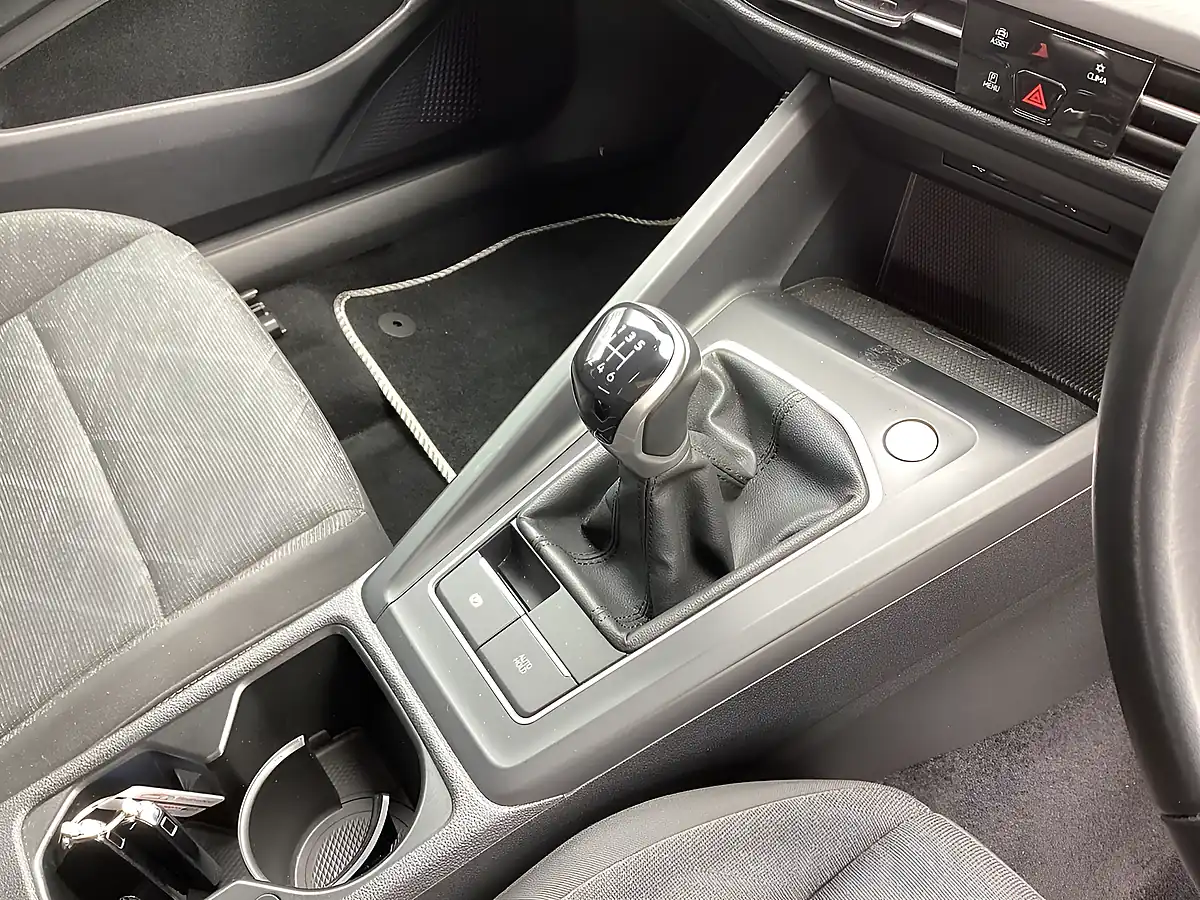 Used 2021 Volkswagen Golf Life Red - Interior and Exterior details 10