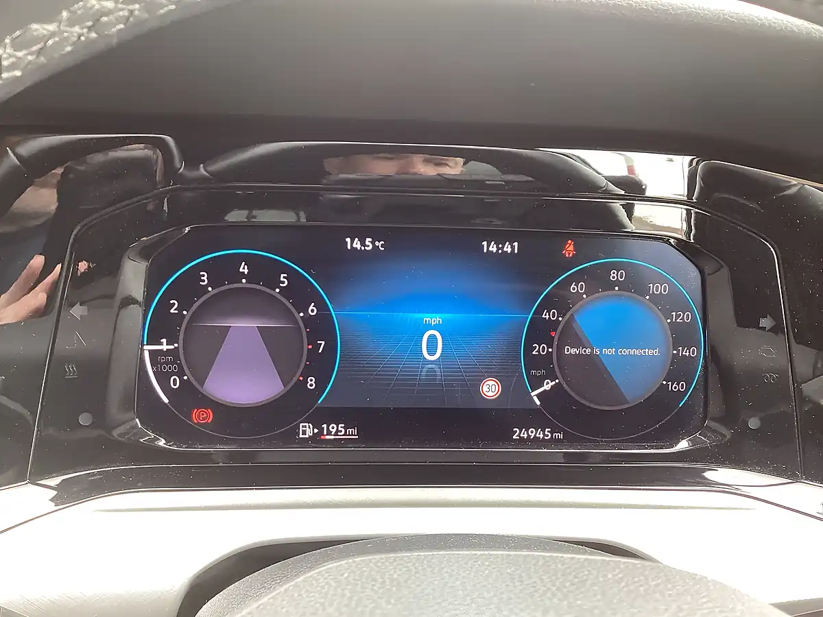 Used 2021 Volkswagen Golf Life Red - Interior and Exterior details 9