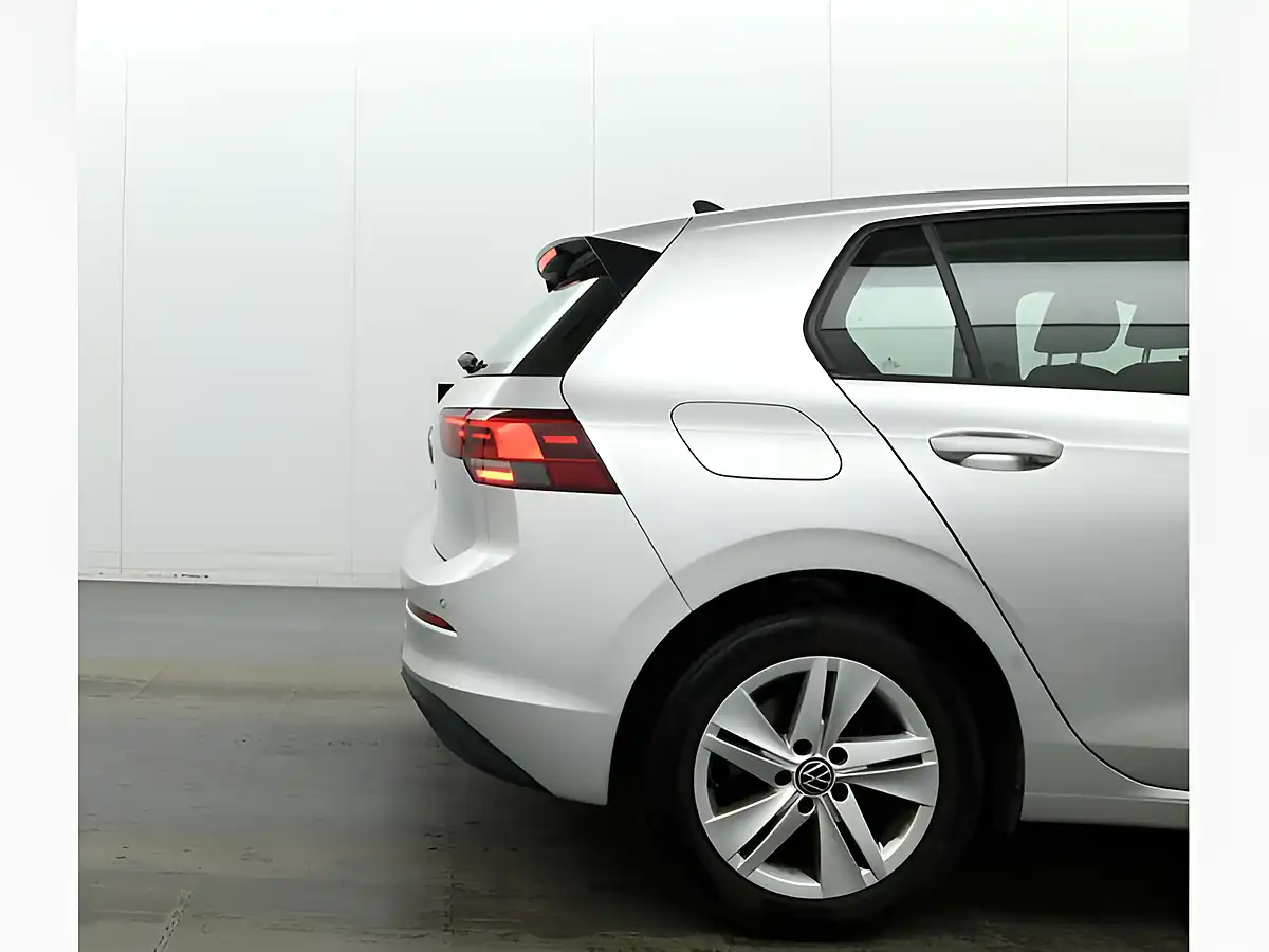 Used 2021 Volkswagen Golf Life Silver - Interior and Exterior details 16
