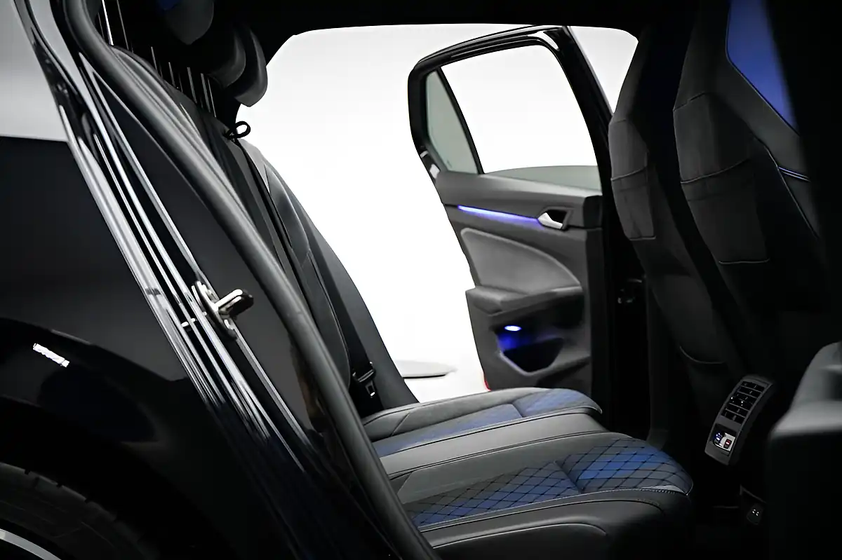 Used 2021 Volkswagen Golf R Black - Interior and Exterior details 16