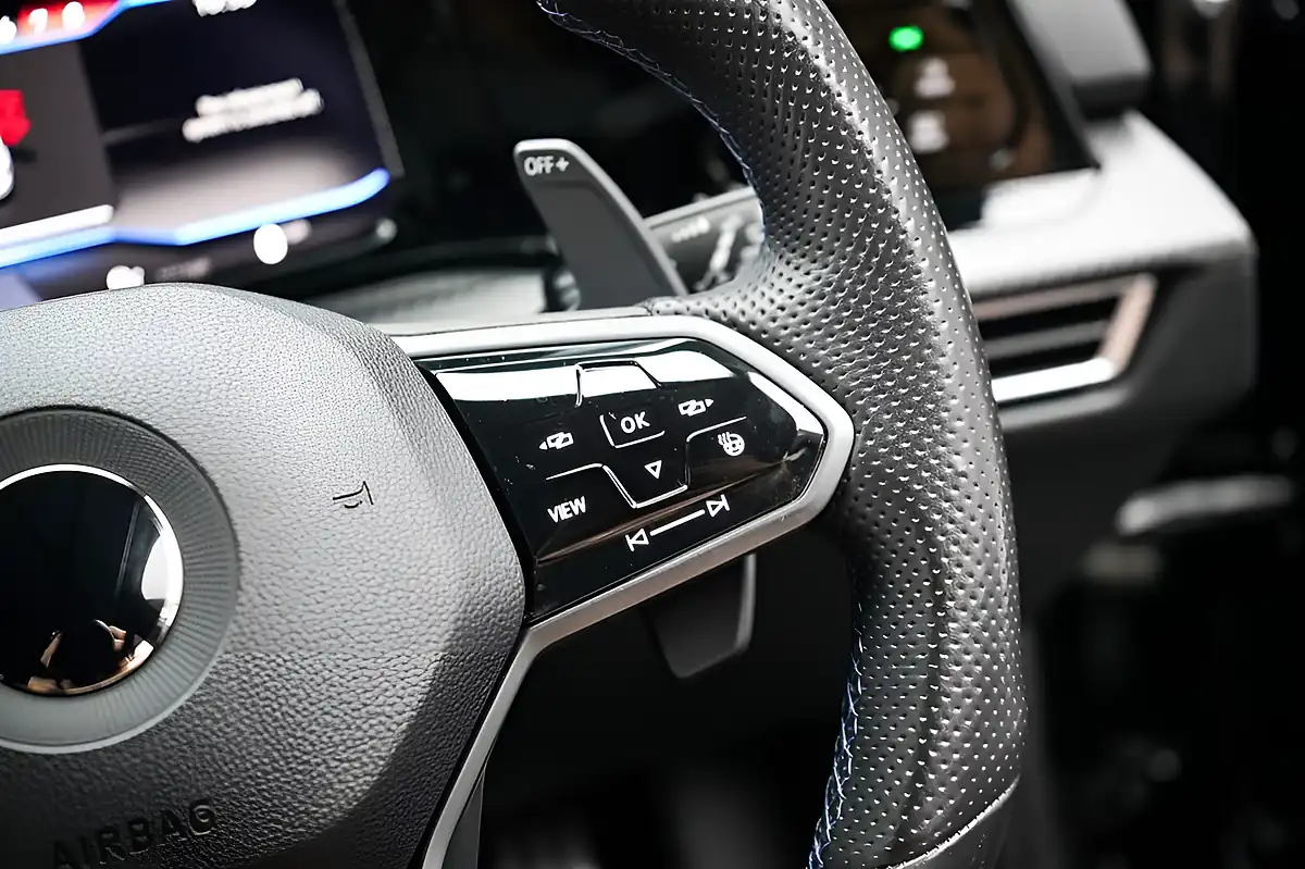 Used 2021 Volkswagen Golf R Black - Interior and Exterior details 17
