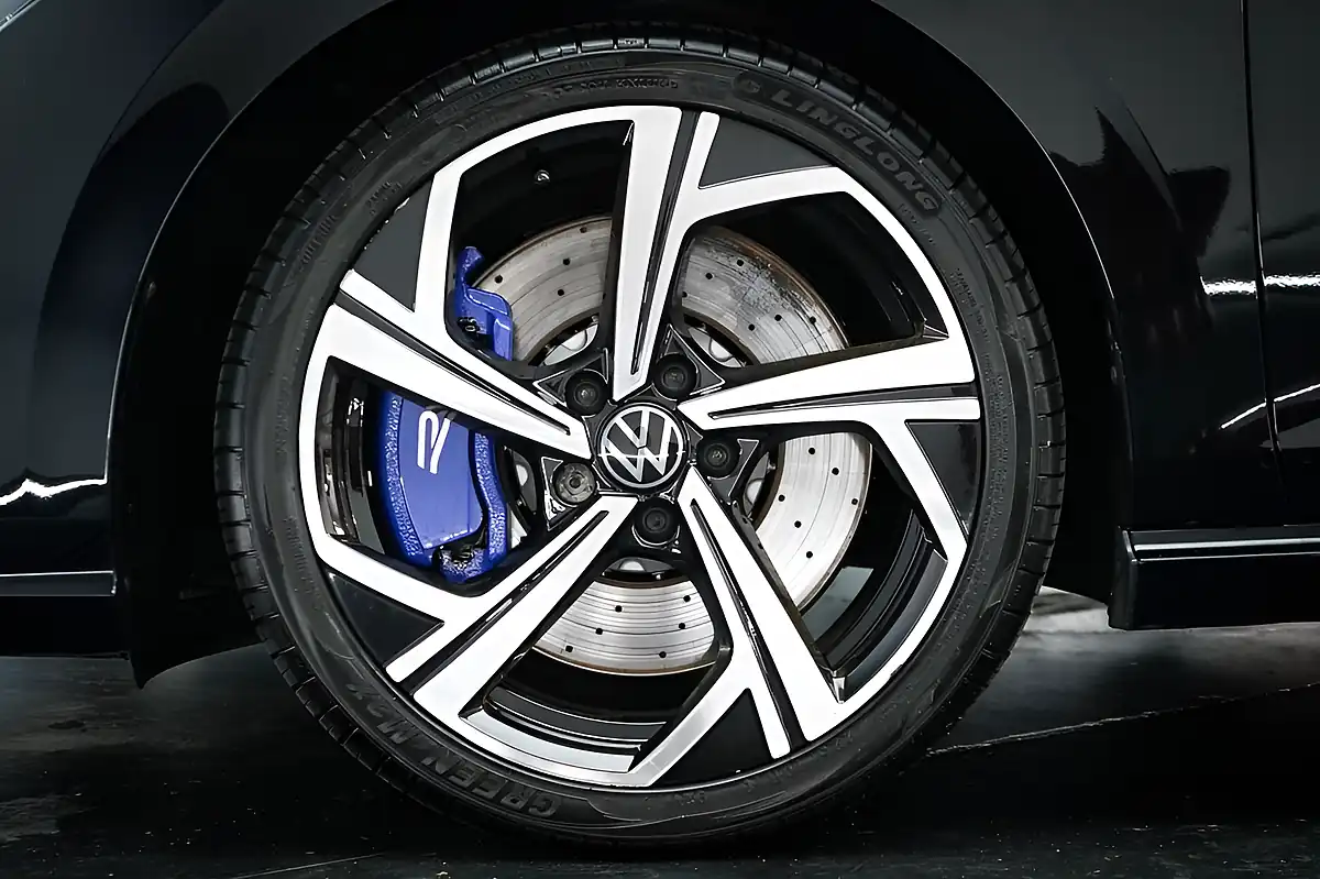 Used 2021 Volkswagen Golf R Black - Interior and Exterior details 19