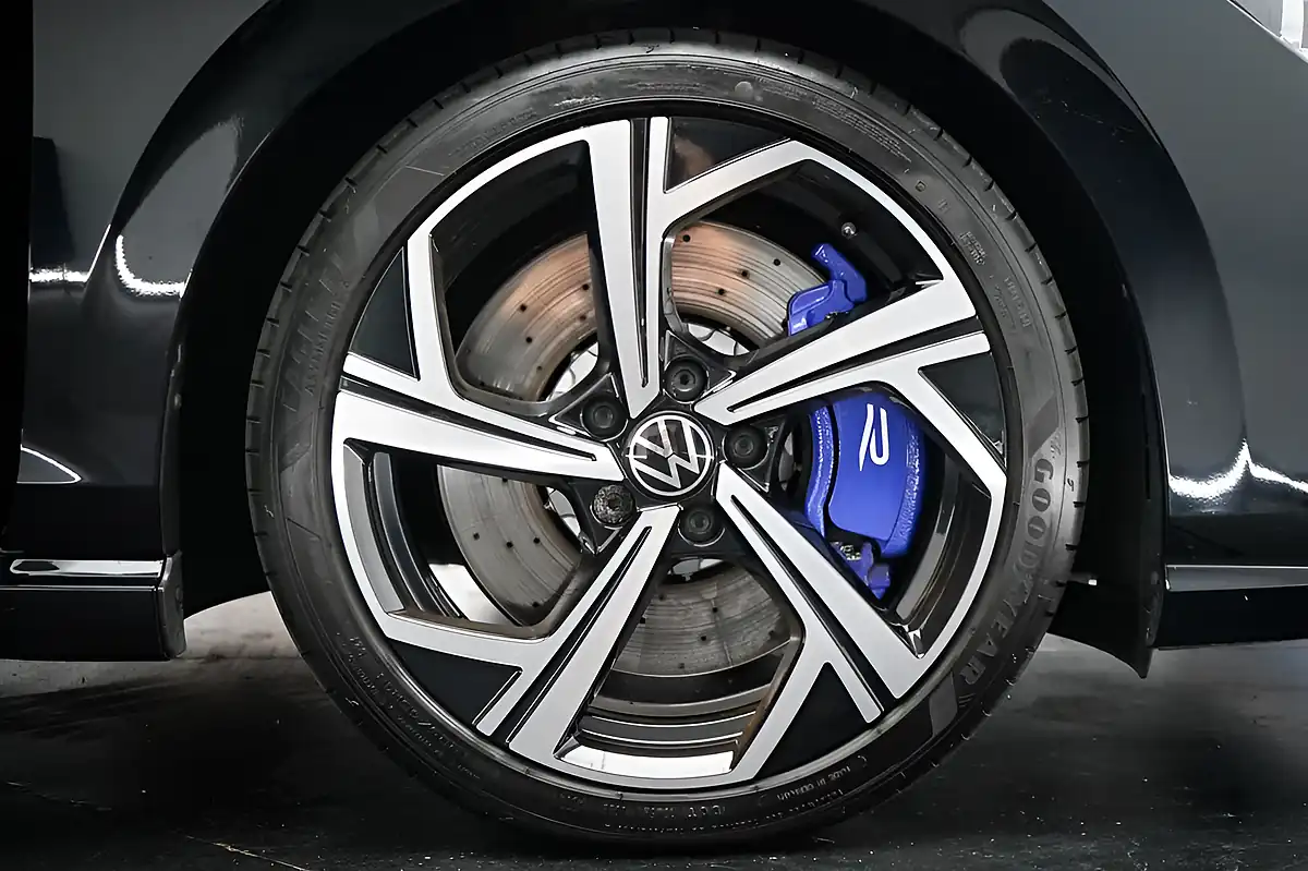 Used 2021 Volkswagen Golf R Black - Interior and Exterior details 20