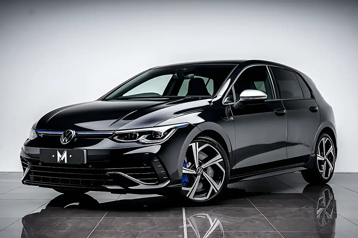 Used 2021 Volkswagen Golf R Black - Interior and Exterior details 5