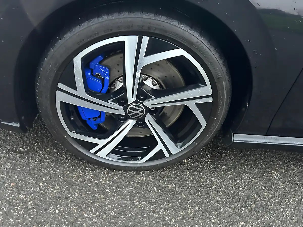 Used 2021 Volkswagen Golf R Black - Interior and Exterior details 5