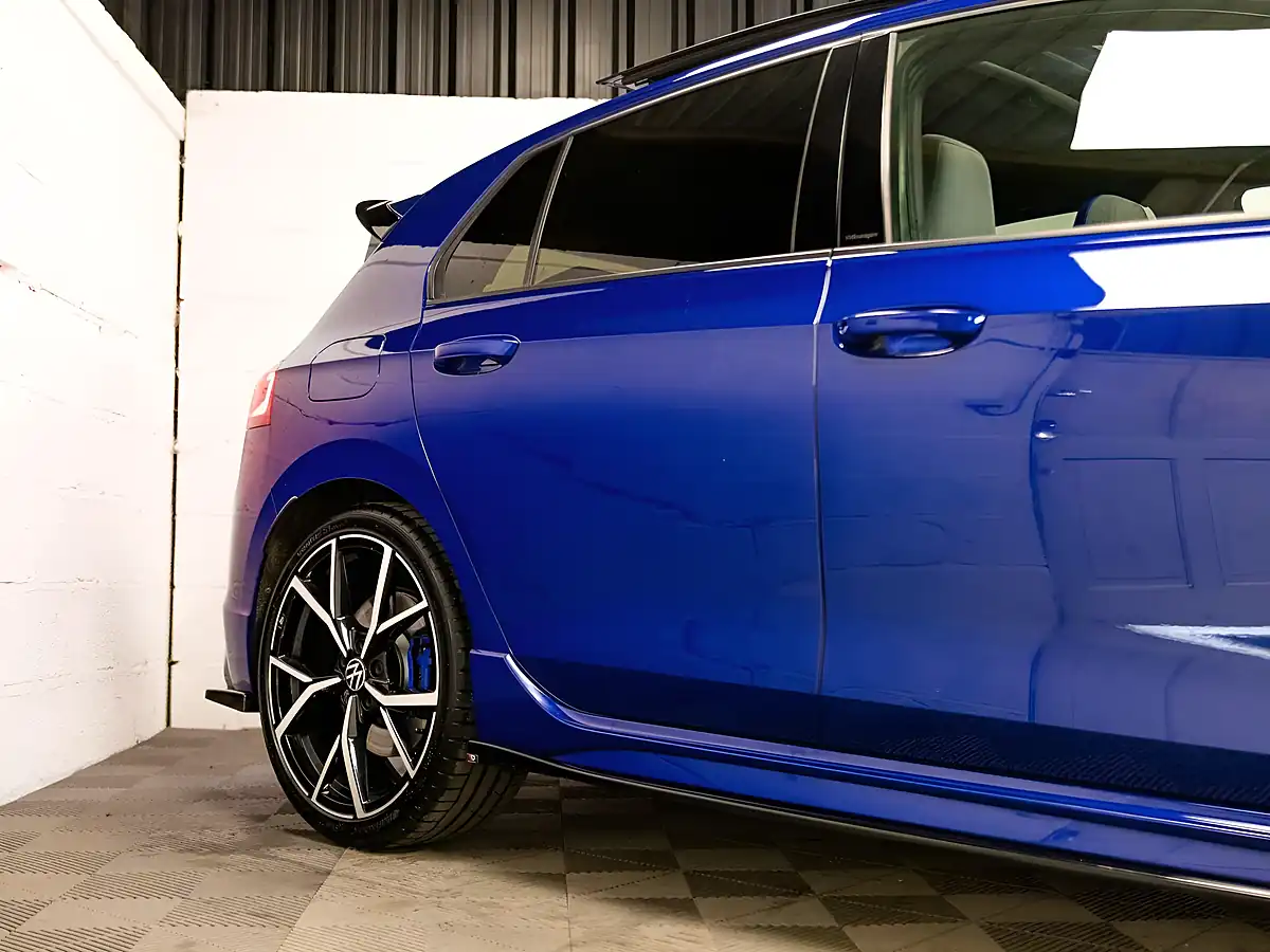 Used 2021 Volkswagen Golf R Blue - Interior and Exterior details 18